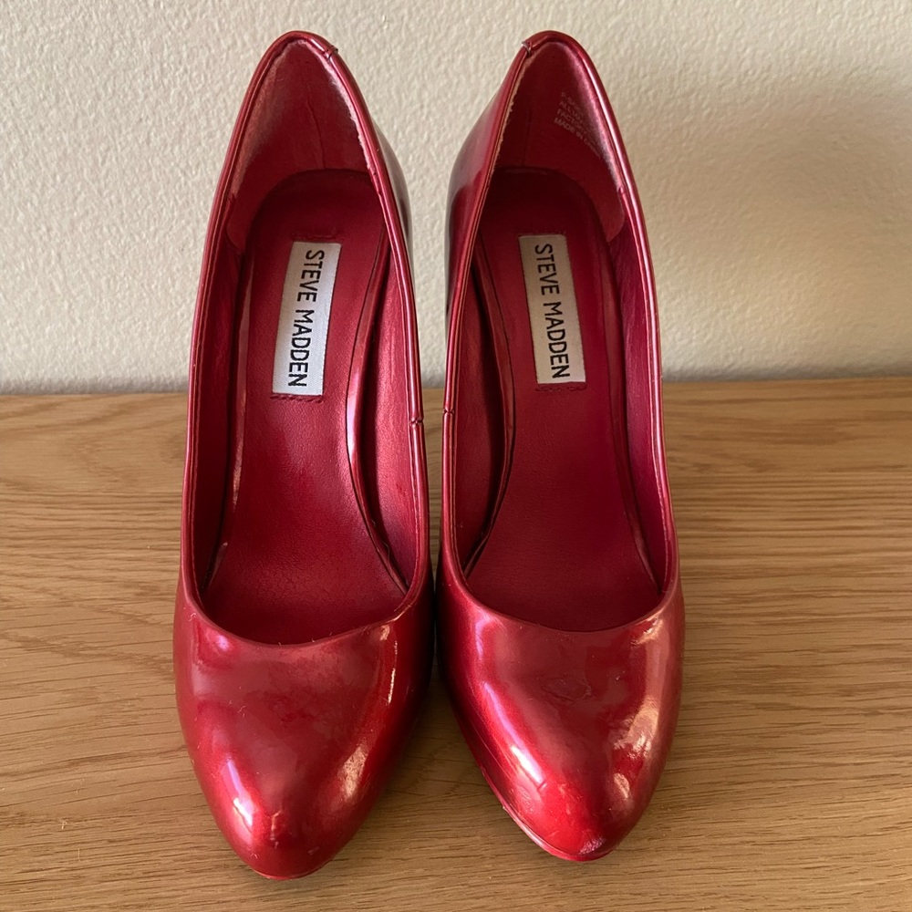 Steve Madden Red Patent Leather Pumps, Size 6